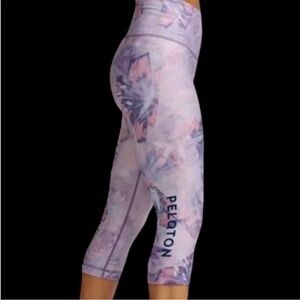 PELOTON x WITH Floral 2K pink blue Capri Leggings XL